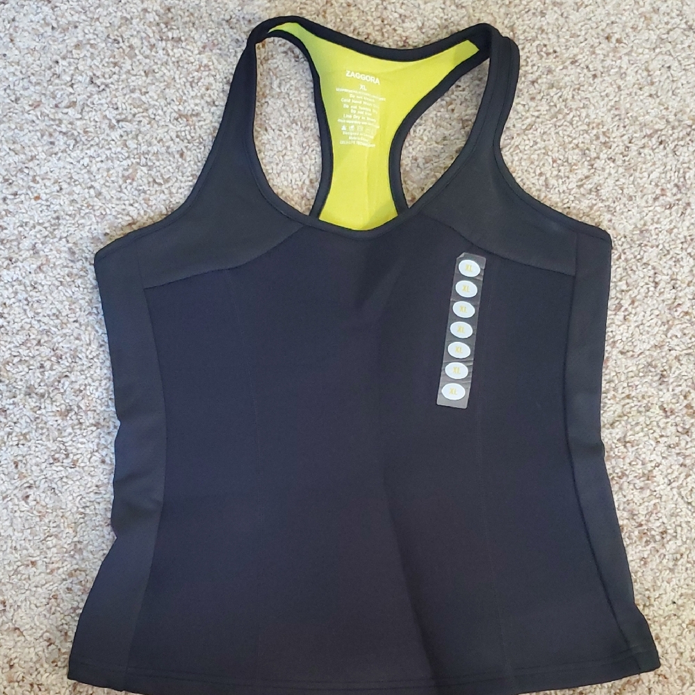 #WT02 (CH) NWT Zaggora athletica Black Racerback Compression Tank